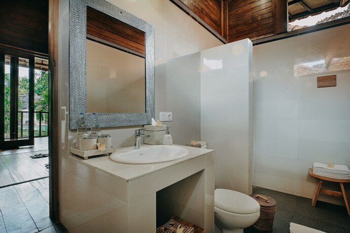 Imagen de la habitación del Hotel Bale Gede Nusa Lembongan. Foto 31