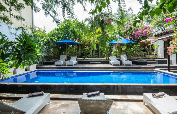 Imagen general del Hotel Bale Sampan Bungalows. Foto 2