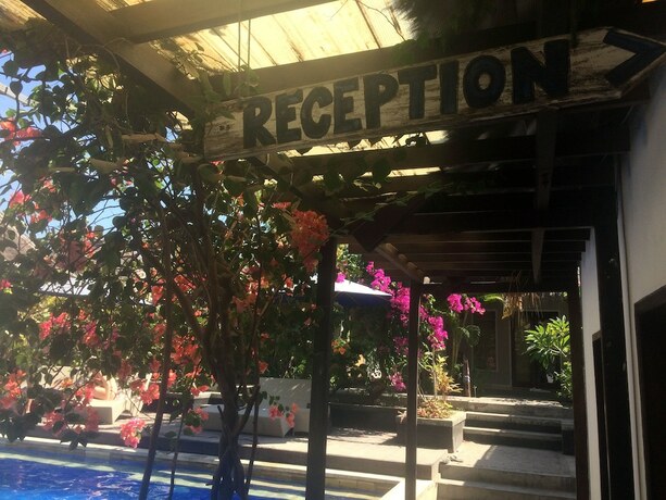 Imagen general del Hotel Bale Sampan Bungalows. Foto 10