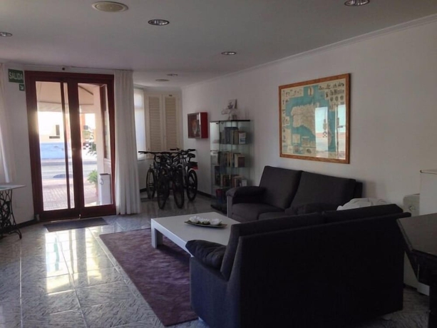 Imagen de los interiores del Hotel Balear, Ciudadela. Foto 11