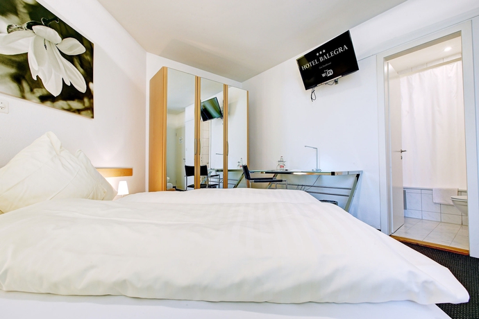 Imagen de la habitación del Hotel Balegra City Basel Contactless Self Check-in. Foto 11
