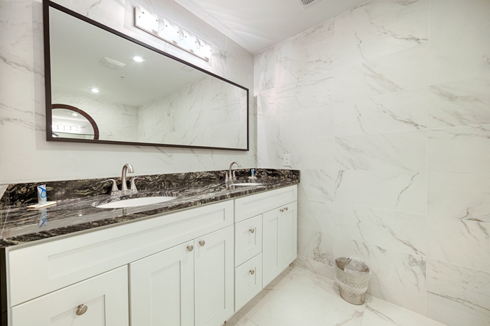 Imagen de la habitación del Hotel Bali Bay Resort. Foto 10