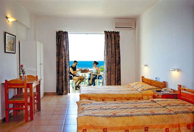 Imagen de la habitación del Hotel Bali Beach and Sofia Village. Foto 2