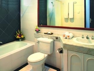 Imagen de la habitación del Hotel Bali Desa Suites. Foto 3