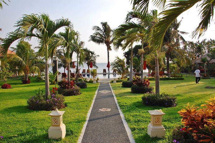 Imagen de los exteriores del Hotel Bali Dive Resort and Spa. Foto 12