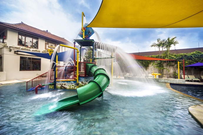 Imagen de la piscina del Hotel Bali Dynasty Resort. Foto 10