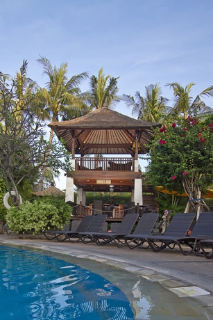 Imagen de la piscina del Hotel Bali Dynasty Resort. Foto 11