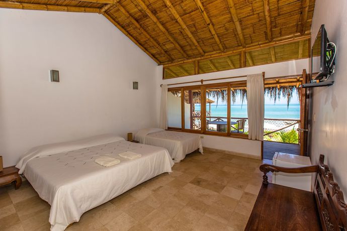 Imagen de la habitación del Hotel Bali Hai Bungalows. Foto 8