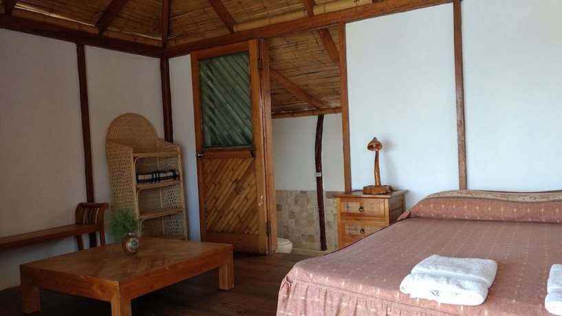 Imagen de la habitación del Hotel Bali Hai Bungalows. Foto 9