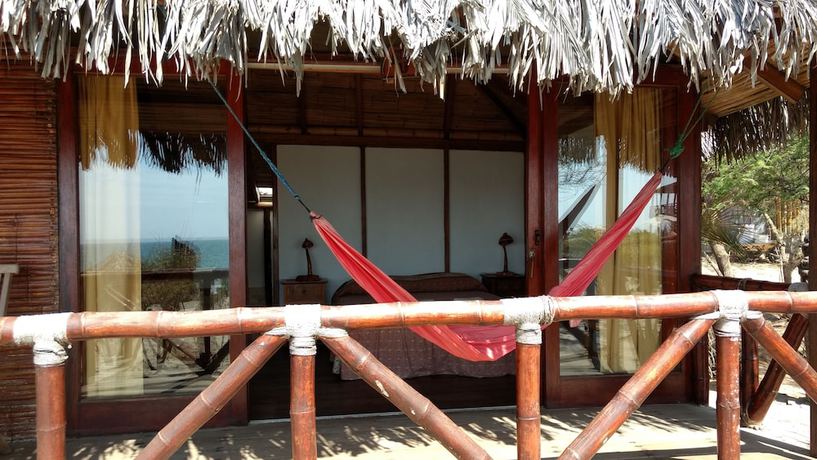 Imagen de la habitación del Hotel Bali Hai Bungalows. Foto 15