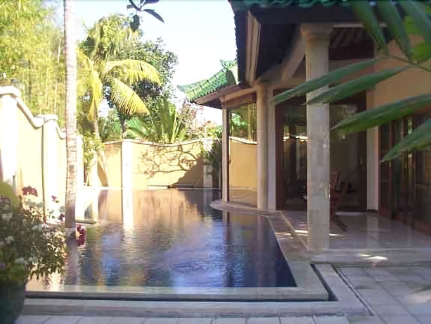 Imagen de la piscina del Hotel Bali Jade Villas. Foto 15