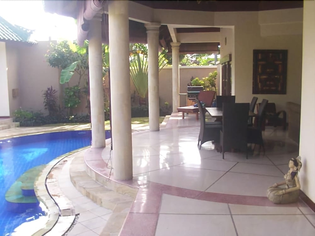 Imagen de la piscina del Hotel Bali Jade Villas. Foto 18