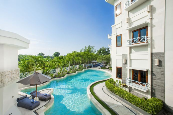 Imagen de la piscina del Hotel Bali Karma Sajtra. Foto 18