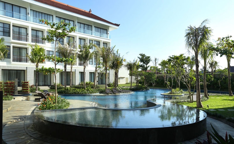 Imagen de la piscina del Hotel Bali Nusa Dua. Foto 9