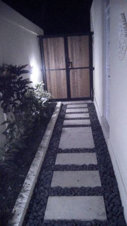 Imagen de los exteriores del Hotel Bali Paradise Suites Seminyak. Foto 12