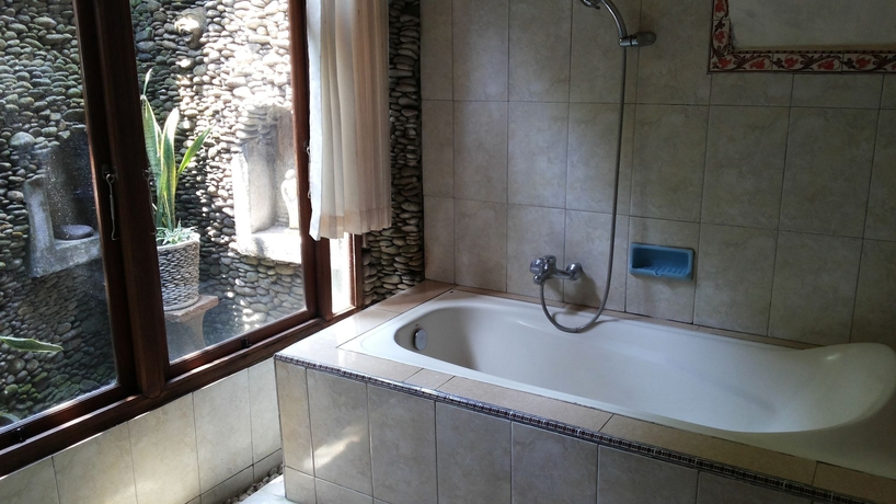 Imagen de la habitación del Hotel Bali Putra Villa. Foto 8