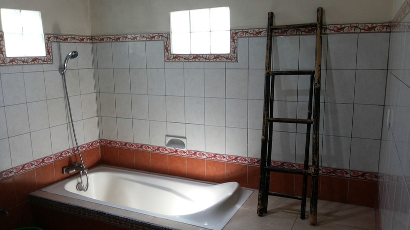 Imagen de la habitación del Hotel Bali Putra Villa. Foto 9