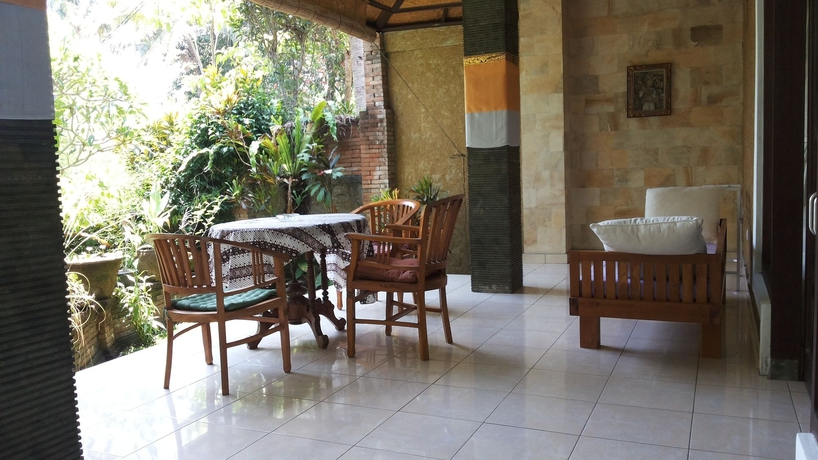 Imagen del bar/restaurante del Hotel Bali Putra Villa. Foto 2