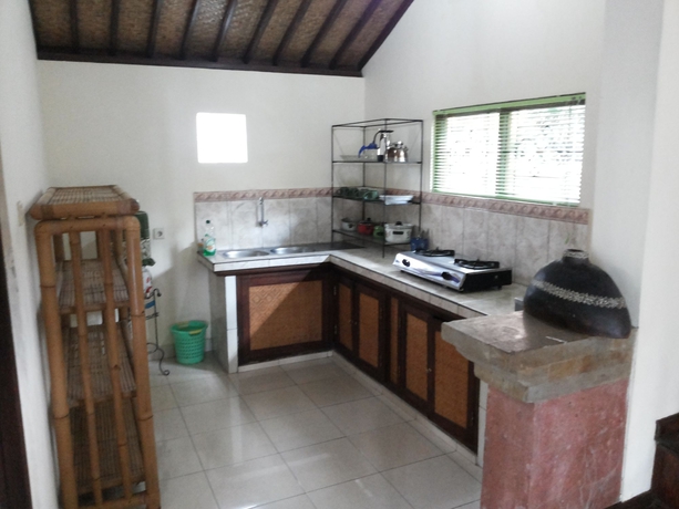 Imagen de la habitación del Hotel Bali Putra Villa. Foto 10