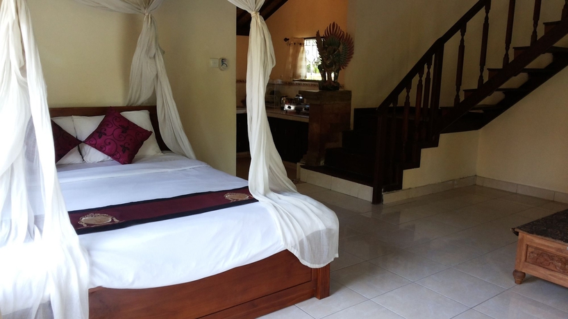 Imagen de la habitación del Hotel Bali Putra Villa. Foto 11