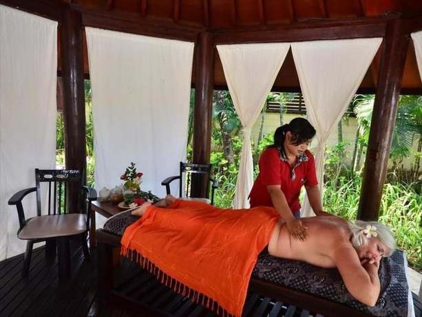 Imagen de la piscina del Hotel Bali Reski. Foto 18