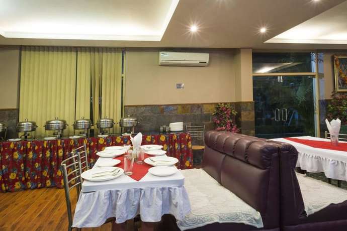 Imagen del bar/restaurante del Hotel Bali Resorts. Foto 7