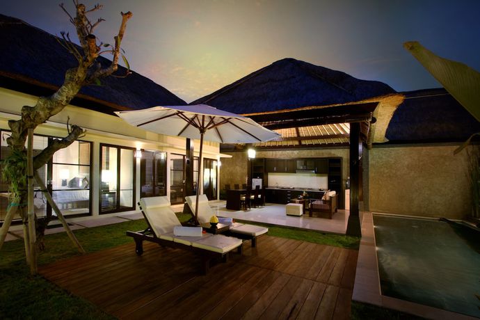 Imagen de los exteriores del Hotel Bali Rich Seminyak Villas. Foto 11