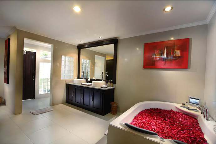 Imagen de la habitación del Hotel Bali Rich Seminyak Villas. Foto 7