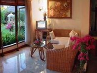 Imagen de la habitación del Hotel Bali Royal Suites. Foto 9