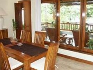 Imagen de la habitación del Hotel Bali Royal Suites. Foto 12