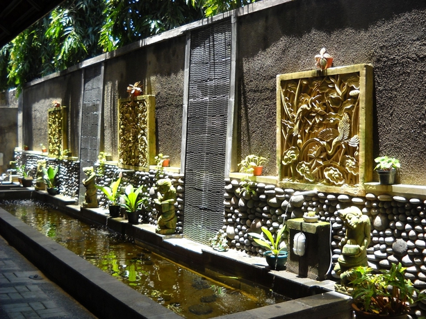 Imagen de los exteriores del Hotel Bali Sorgawi. Foto 7