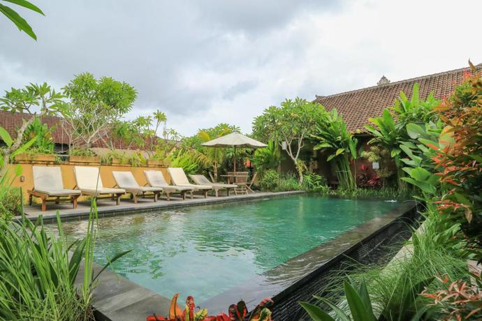 Imagen de la piscina del Hotel Bali Sunshine Ubud. Foto 7