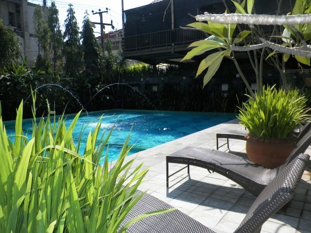 Imagen de la piscina del Hotel Bali World. Foto 14