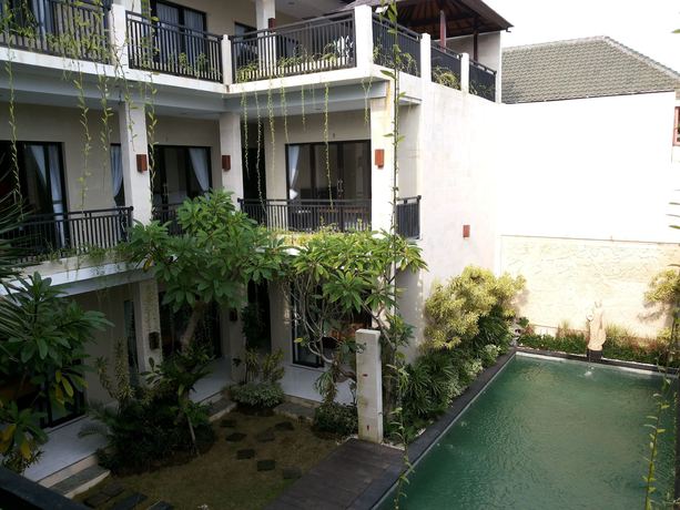 Imagen de la piscina del Hotel Balian Paradise Resort. Foto 13