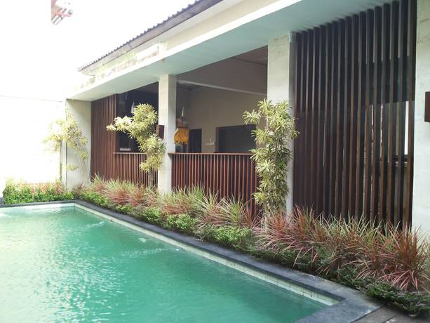 Imagen de la piscina del Hotel Balian Paradise Resort. Foto 15