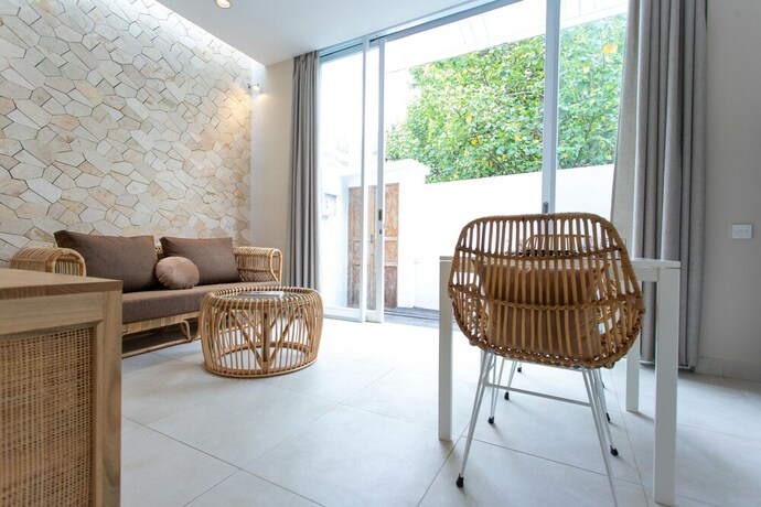 Imagen de la habitación del Hotel Balian Surf Villas. Foto 31