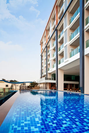 Imagen de la piscina del Hotel Balihai Bay. Foto 9