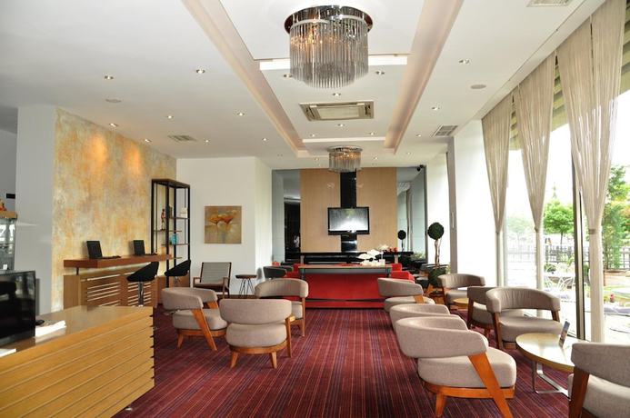 Imagen de los interiores del Hotel Baliktasi City. Foto 18