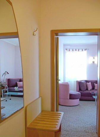 Imagen del bar/restaurante del Hotel Balkan, Gabrovo Ciudad. Foto 2