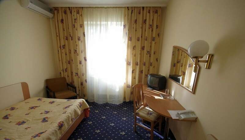 Imagen de la habitación del Hotel Balkan, Gabrovo Ciudad. Foto 4