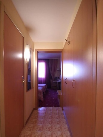Imagen de la habitación del Hotel Balkan, Gabrovo Ciudad. Foto 6