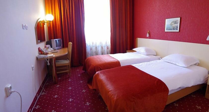 Imagen de la habitación del Hotel Balkan, Gabrovo Ciudad. Foto 12