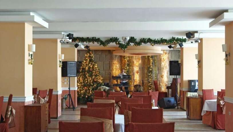 Imagen de la habitación del Hotel Balkan, Gabrovo Ciudad. Foto 14