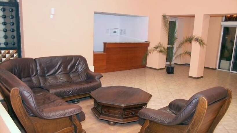 Imagen de los interiores del Hotel Balkan, Gabrovo Ciudad. Foto 18