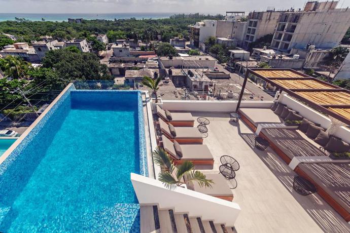 Imagen de la piscina del Hotel Balk&oacute;n Boutique. Foto 23