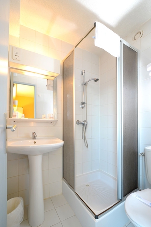 Imagen de la habitación del Hotel Balladins Cergy Prefecture. Foto 6