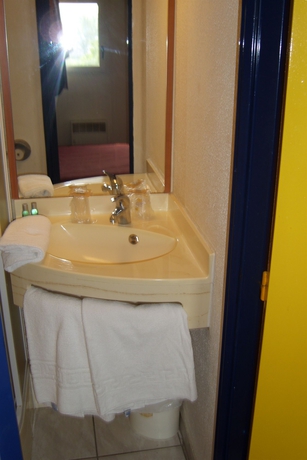 Imagen de la habitación del Hotel Balladins Sarcelles. Foto 6