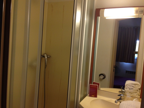 Imagen de la habitación del Hotel Balladins Sarcelles. Foto 8