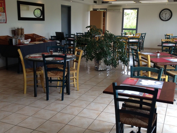 Imagen del bar/restaurante del Hotel Balladins Sarcelles. Foto 4