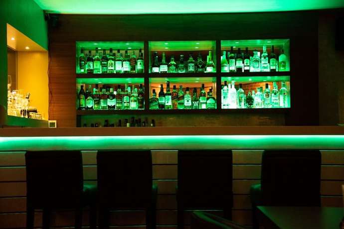 Imagen del bar/restaurante del Hotel Ballerina. Foto 6